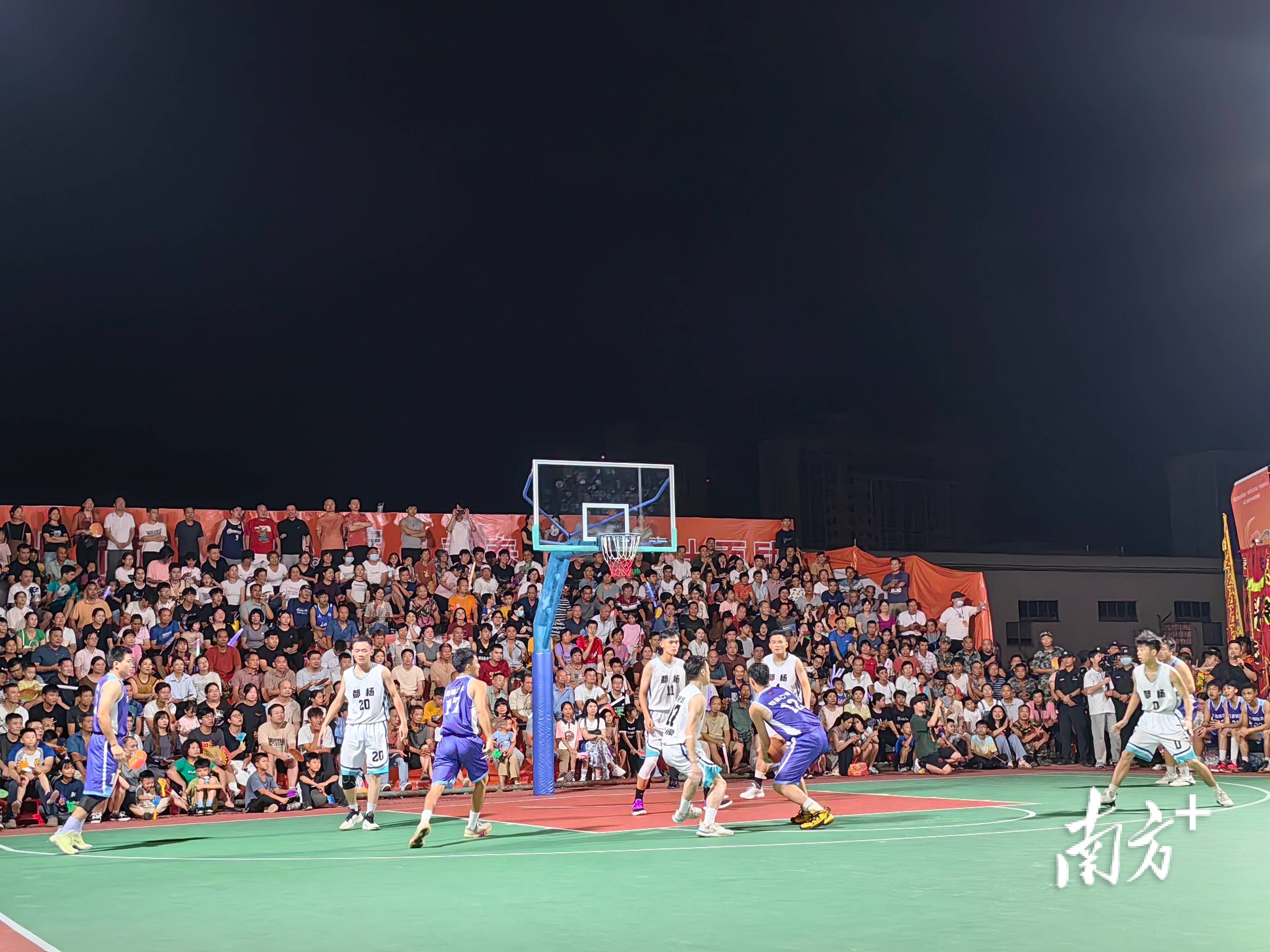 篮球赛果令人瞩目,现场观众兴奋不已的简单介绍 篮球赛果令人瞩目,现场观众兴奋不已的简单介绍