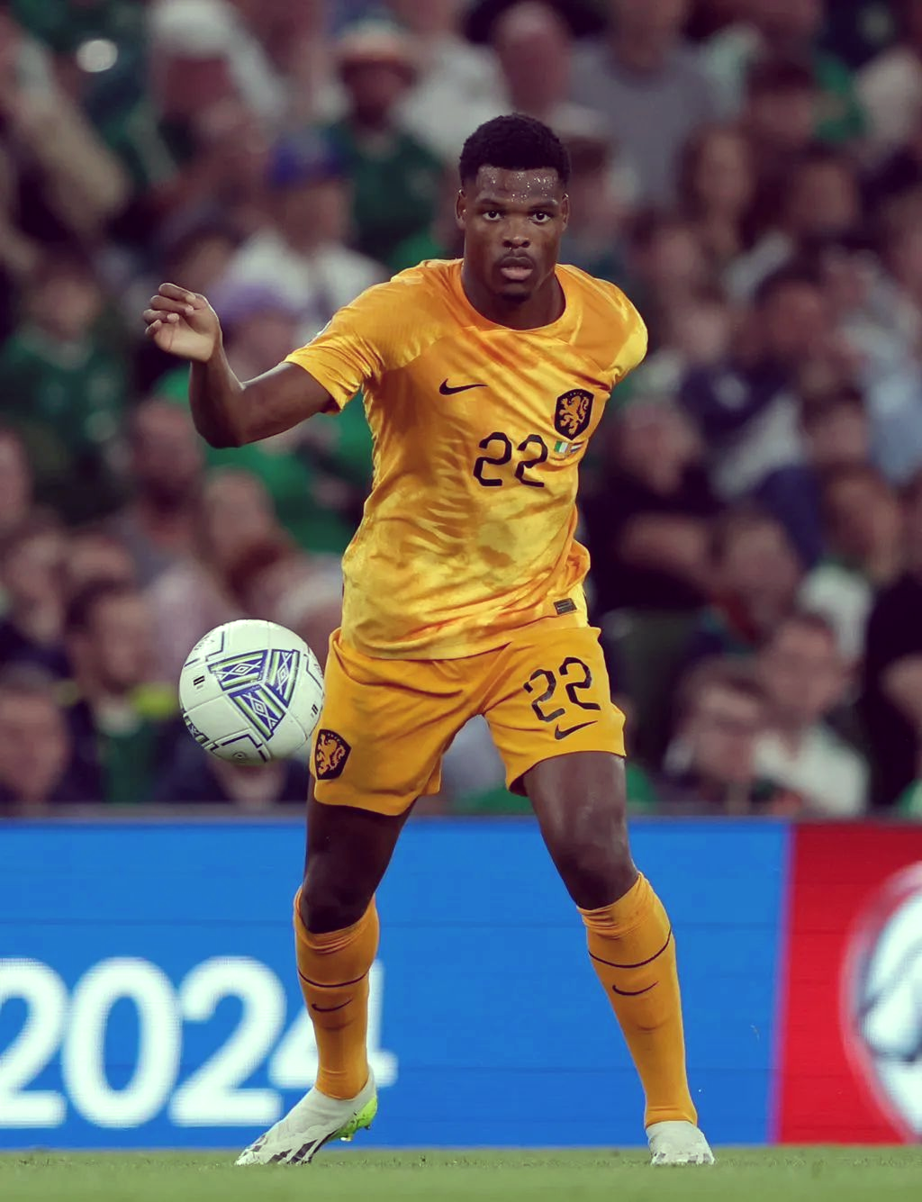 荷兰淘汰赛告捷,实力碾压对手