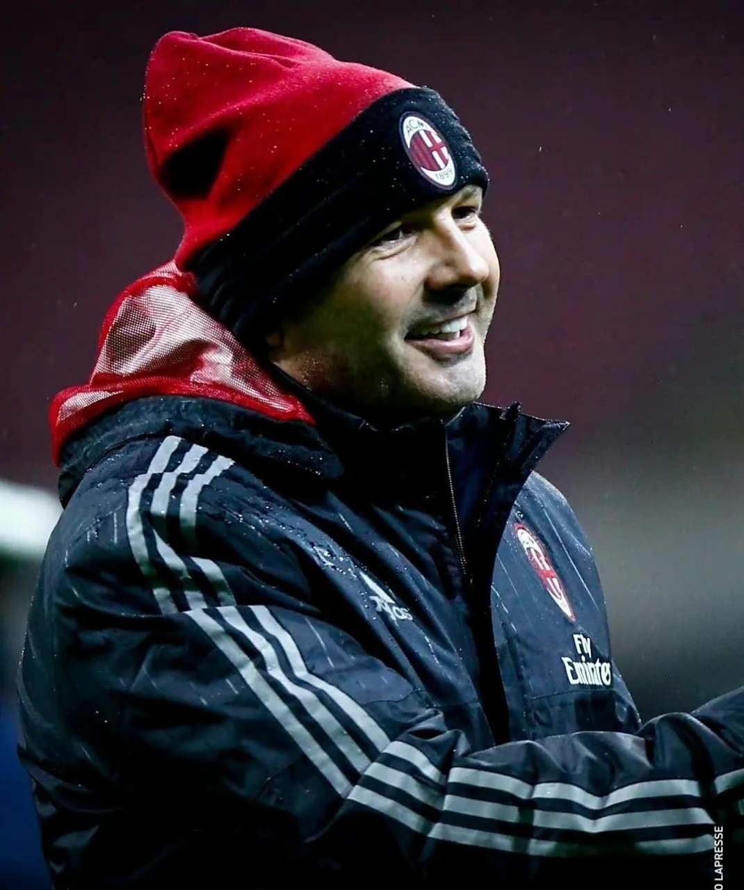 昔日传奇再战球场，瞩目重现！