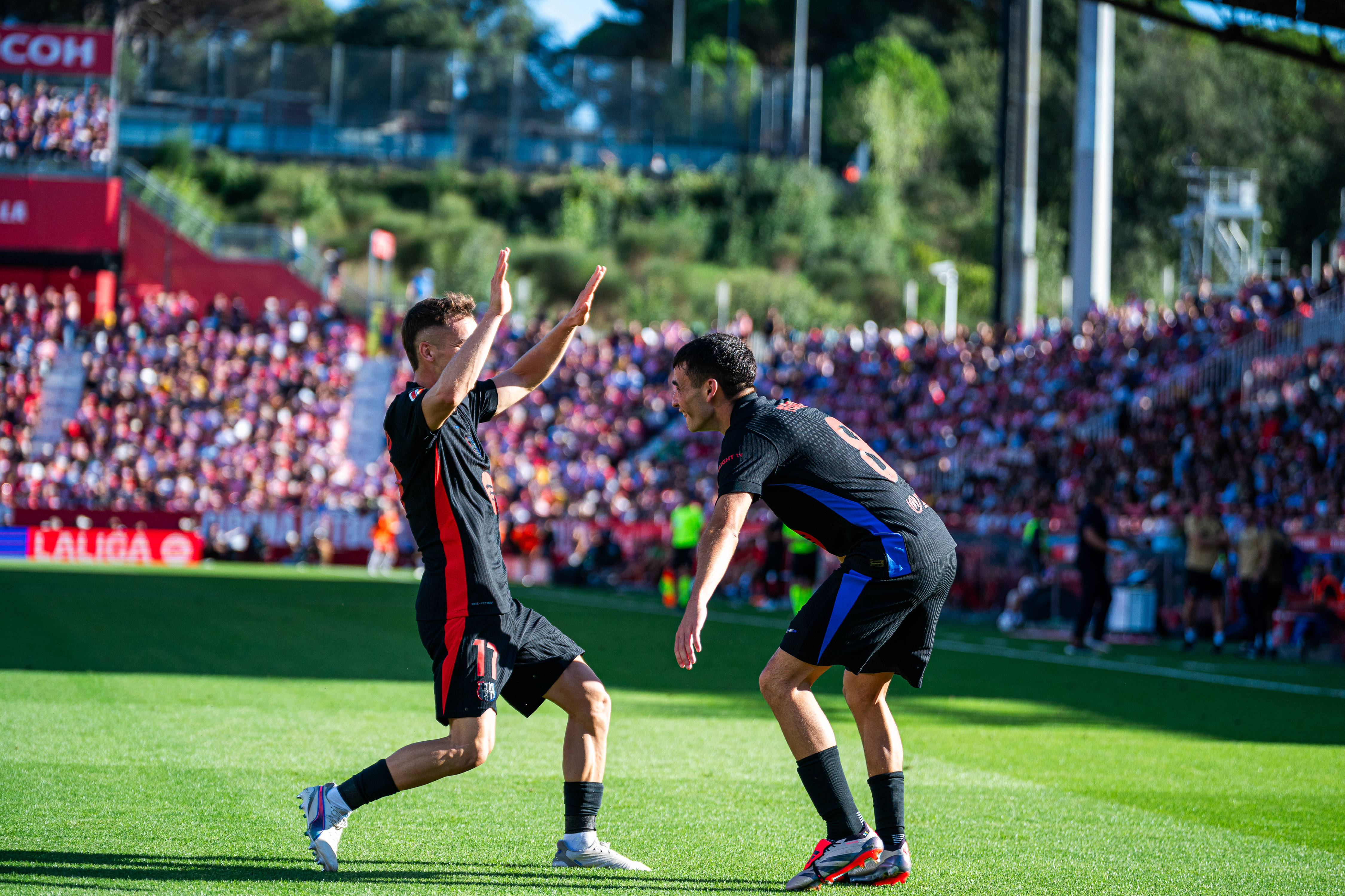 巴萨新援初登西甲赛场，表现不俗获球迷掌声欢呼的简单介绍