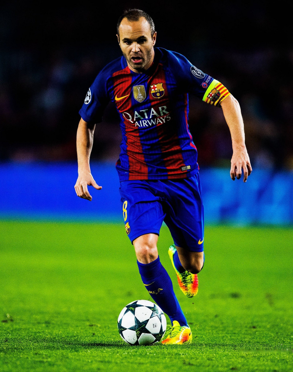 包含巴萨官方确认伊涅斯塔复出，将在下一场比赛中登场的词条