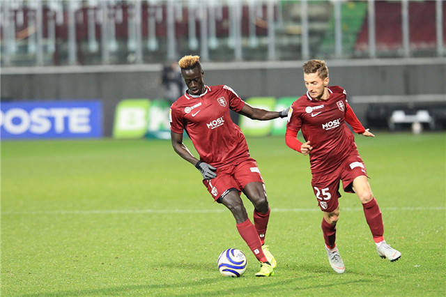 包含亚眠取得关键胜利，保级前景一片春光的词条