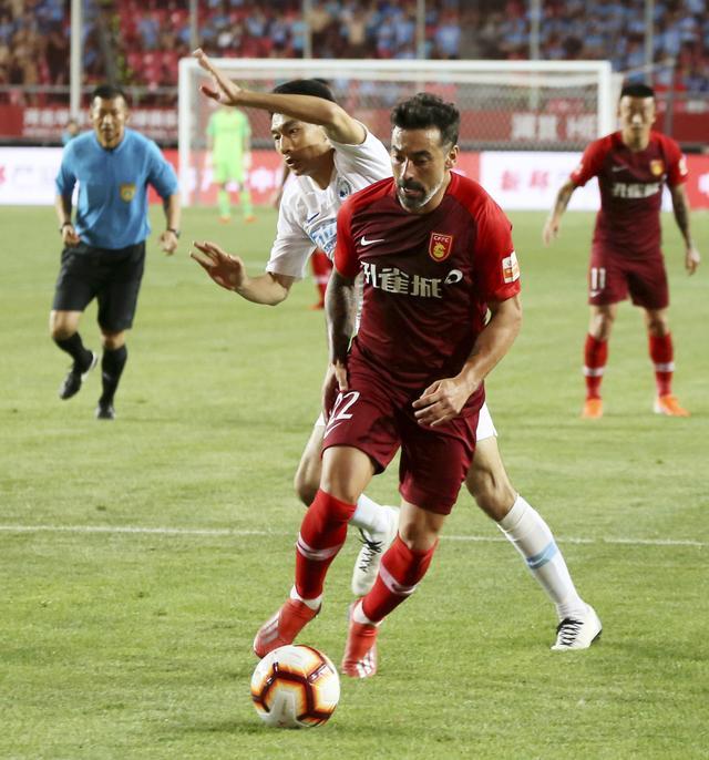 包含大连一方客场逼平河北华夏幸福，全力以赴的词条